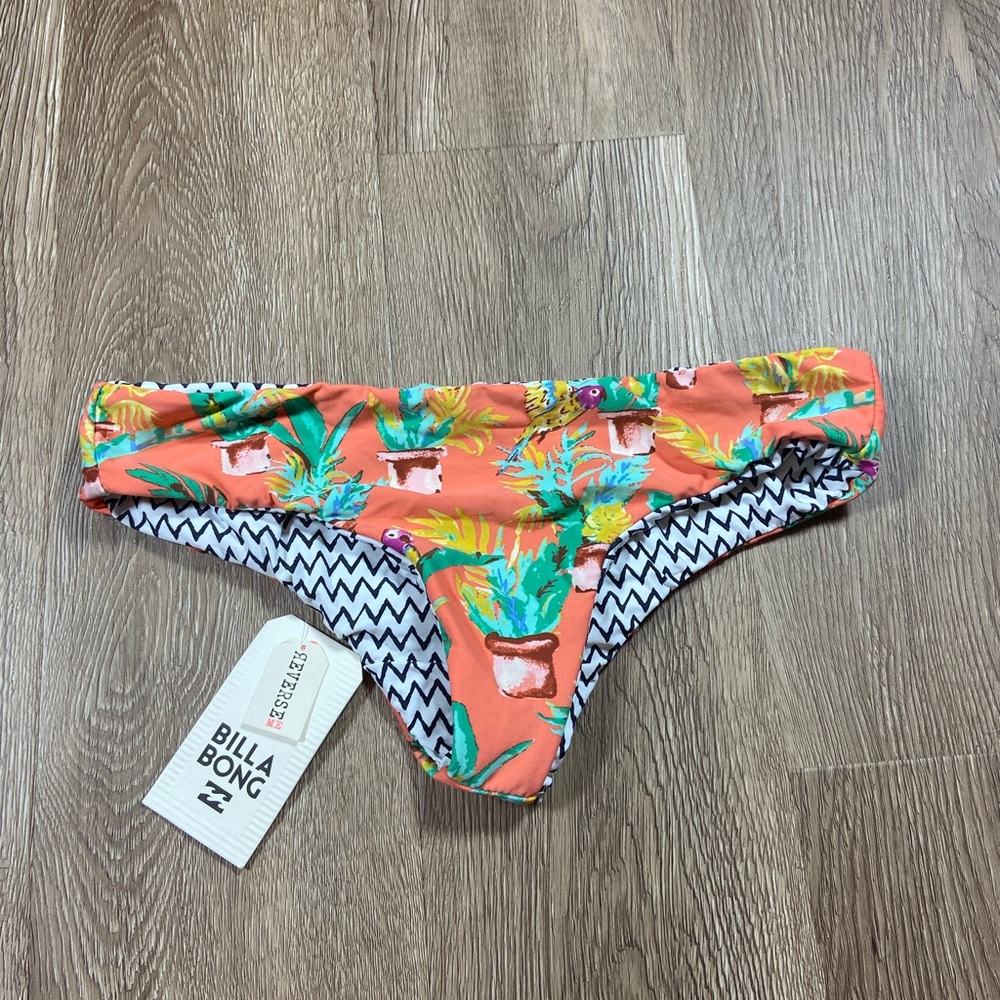 NWT BILLABONG CHEEKY REVERSE BOTTOM💕
